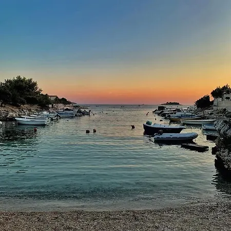 Milano * Rogoznica (Sibenik-Knin)