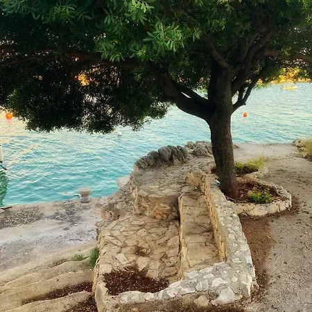 Milano * Rogoznica (Sibenik-Knin)