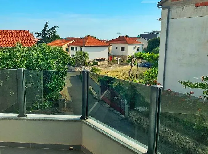 Milano * Rogoznica (Sibenik-Knin)